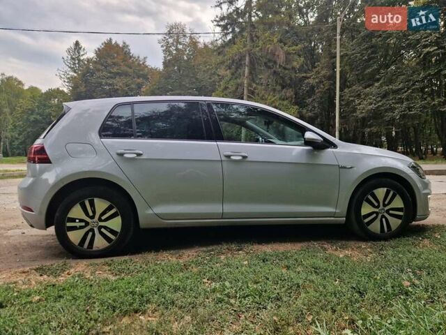 Белый Фольксваген e-Golf, объемом двигателя 0 л и пробегом 97 тыс. км за 12950 $, фото 17 на Automoto.ua