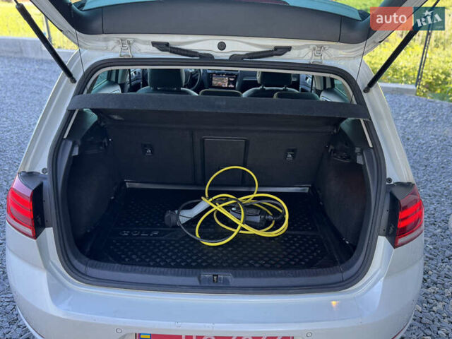 Білий Фольксваген e-Golf, об'ємом двигуна 0 л та пробігом 197 тис. км за 11999 $, фото 21 на Automoto.ua