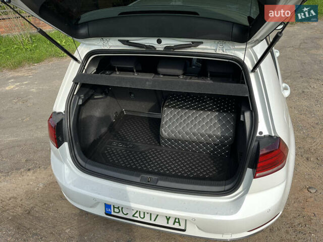 Білий Фольксваген e-Golf, об'ємом двигуна 0 л та пробігом 74 тис. км за 15200 $, фото 24 на Automoto.ua