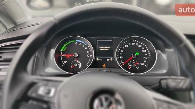 Белый Фольксваген e-Golf, объемом двигателя 0 л и пробегом 89 тыс. км за 12999 $, фото 13 на Automoto.ua