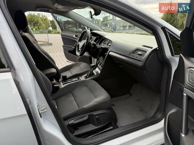 Білий Фольксваген e-Golf, об'ємом двигуна 0 л та пробігом 167 тис. км за 11800 $, фото 13 на Automoto.ua