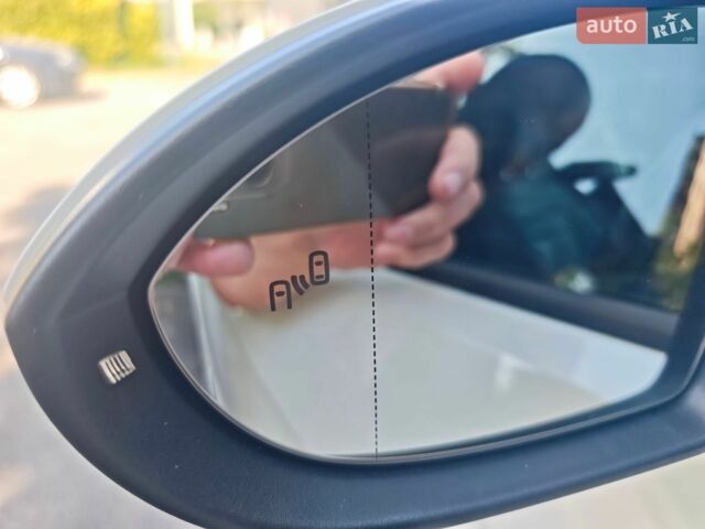 Білий Фольксваген e-Golf, об'ємом двигуна 0 л та пробігом 61 тис. км за 13450 $, фото 21 на Automoto.ua