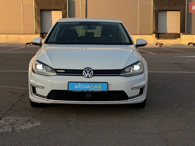 Белый Фольксваген e-Golf, объемом двигателя 0 л и пробегом 99 тыс. км за 13500 $, фото 3 на Automoto.ua
