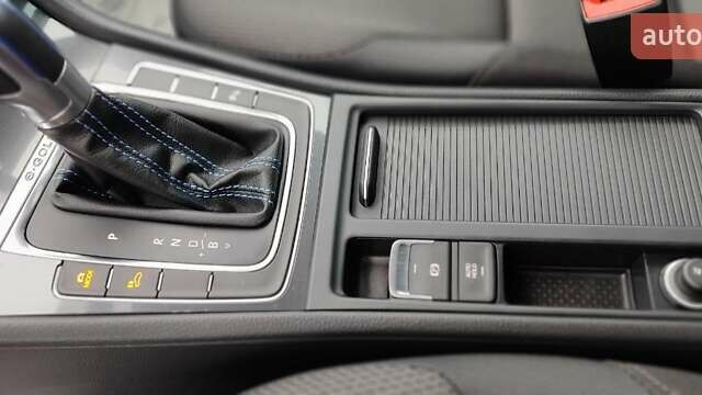 Белый Фольксваген e-Golf, объемом двигателя 0 л и пробегом 89 тыс. км за 12999 $, фото 12 на Automoto.ua