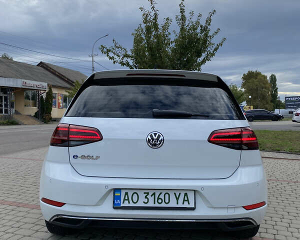 Белый Фольксваген e-Golf, объемом двигателя 0 л и пробегом 107 тыс. км за 13800 $, фото 4 на Automoto.ua