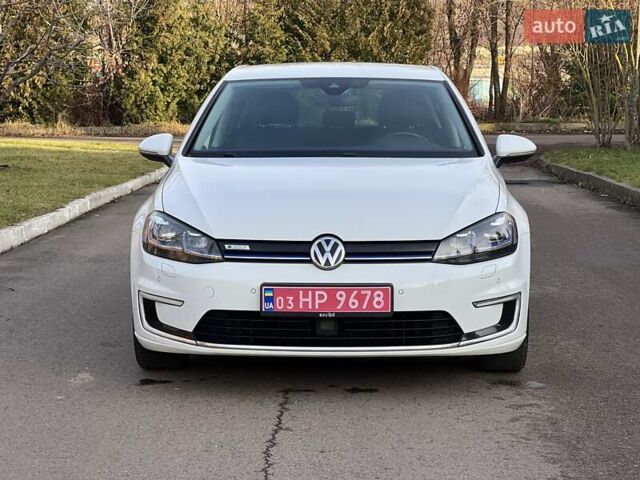 Белый Фольксваген e-Golf, объемом двигателя 0 л и пробегом 129 тыс. км за 11950 $, фото 19 на Automoto.ua