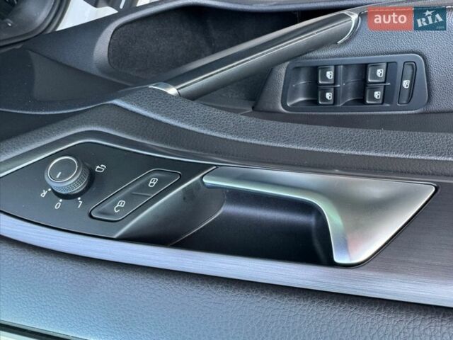 Белый Фольксваген e-Golf, объемом двигателя 0 л и пробегом 115 тыс. км за 13500 $, фото 26 на Automoto.ua