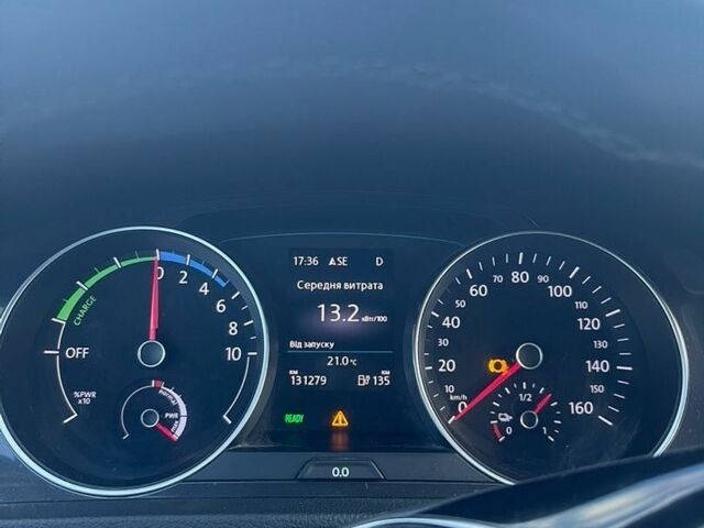Белый Фольксваген e-Golf, объемом двигателя 0 л и пробегом 132 тыс. км за 12700 $, фото 27 на Automoto.ua