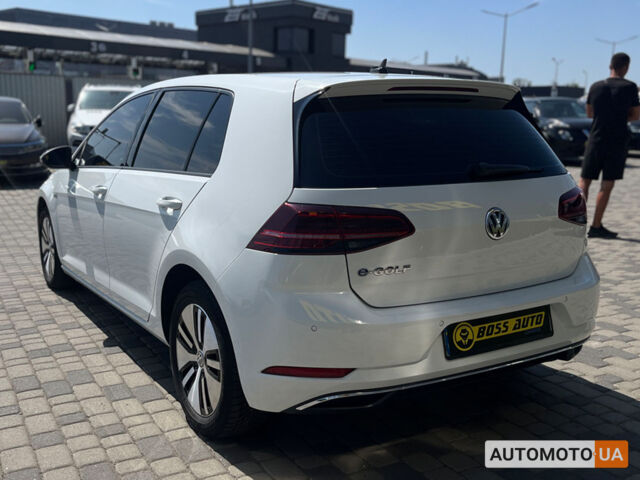 Белый Фольксваген e-Golf, объемом двигателя 36 л и пробегом 118 тыс. км за 15500 $, фото 4 на Automoto.ua