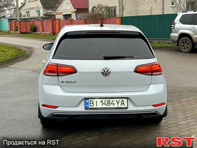 Белый Фольксваген e-Golf, объемом двигателя 0 л и пробегом 142 тыс. км за 12800 $, фото 5 на Automoto.ua