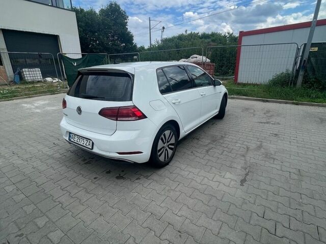Белый Фольксваген e-Golf, объемом двигателя 0 л и пробегом 116 тыс. км за 11400 $, фото 4 на Automoto.ua