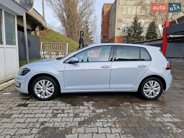 Белый Фольксваген e-Golf, объемом двигателя 0 л и пробегом 97 тыс. км за 12950 $, фото 3 на Automoto.ua