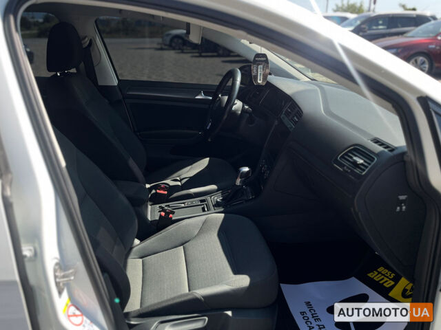 Белый Фольксваген e-Golf, объемом двигателя 36 л и пробегом 118 тыс. км за 15500 $, фото 25 на Automoto.ua