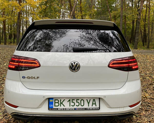 Белый Фольксваген e-Golf, объемом двигателя 0 л и пробегом 104 тыс. км за 12800 $, фото 8 на Automoto.ua