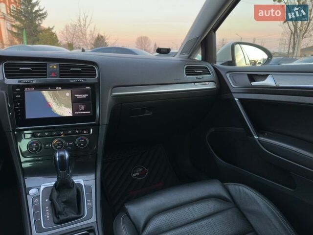 Білий Фольксваген e-Golf, об'ємом двигуна 0 л та пробігом 97 тис. км за 13800 $, фото 32 на Automoto.ua