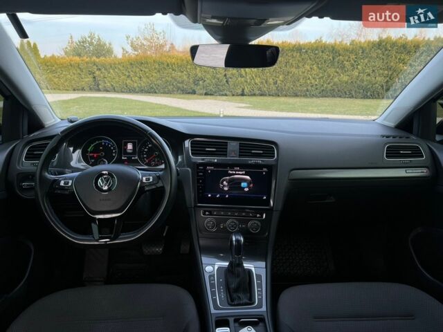 Білий Фольксваген e-Golf, об'ємом двигуна 0 л та пробігом 79 тис. км за 15200 $, фото 26 на Automoto.ua