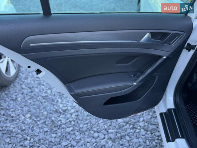 Білий Фольксваген e-Golf, об'ємом двигуна 0 л та пробігом 197 тис. км за 11999 $, фото 20 на Automoto.ua