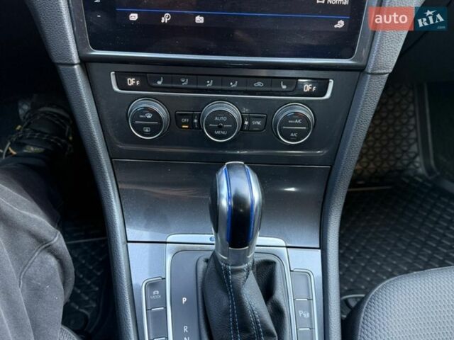 Білий Фольксваген e-Golf, об'ємом двигуна 0 л та пробігом 103 тис. км за 12800 $, фото 19 на Automoto.ua