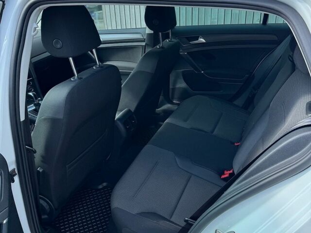Белый Фольксваген e-Golf, объемом двигателя 0 л и пробегом 165 тыс. км за 12000 $, фото 20 на Automoto.ua