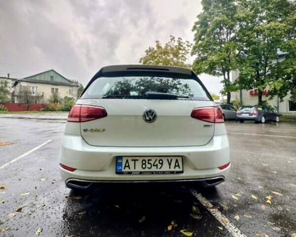 Белый Фольксваген e-Golf, объемом двигателя 0 л и пробегом 163 тыс. км за 11800 $, фото 7 на Automoto.ua