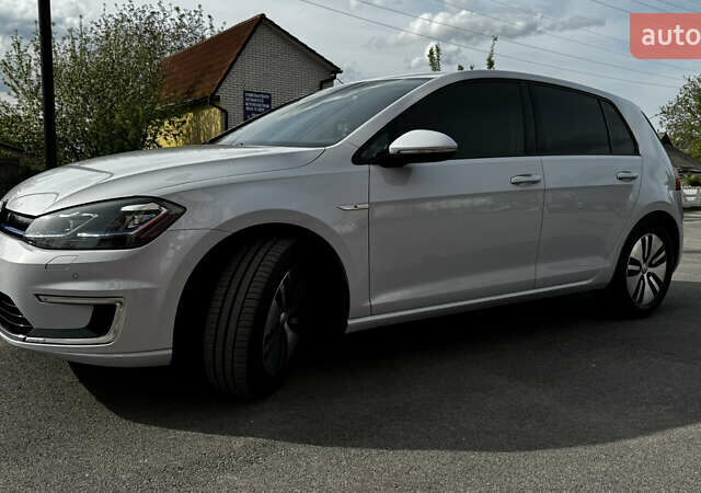 Белый Фольксваген e-Golf, объемом двигателя 0 л и пробегом 78 тыс. км за 14000 $, фото 1 на Automoto.ua