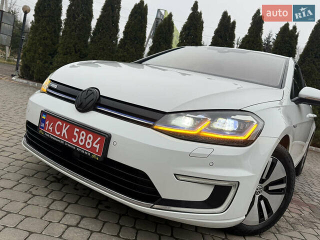 Белый Фольксваген e-Golf, объемом двигателя 0 л и пробегом 97 тыс. км за 11555 $, фото 1 на Automoto.ua
