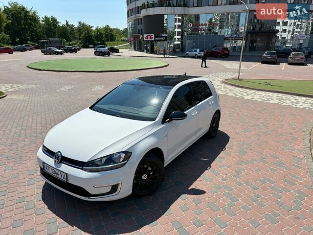 Белый Фольксваген e-Golf, объемом двигателя 0 л и пробегом 50 тыс. км за 11500 $, фото 30 на Automoto.ua