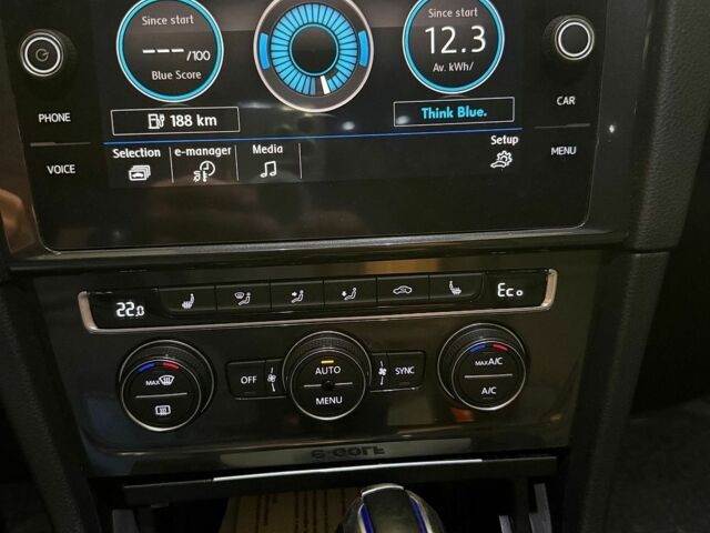 Белый Фольксваген e-Golf, объемом двигателя 0 л и пробегом 116 тыс. км за 11400 $, фото 9 на Automoto.ua