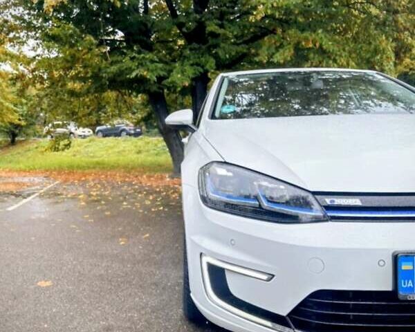 Белый Фольксваген e-Golf, объемом двигателя 0 л и пробегом 163 тыс. км за 11800 $, фото 8 на Automoto.ua