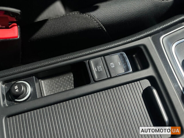 Белый Фольксваген e-Golf, объемом двигателя 36 л и пробегом 118 тыс. км за 15500 $, фото 20 на Automoto.ua