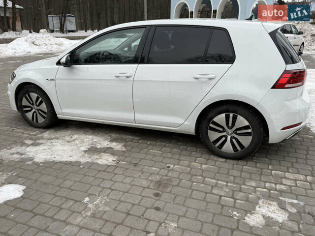 Белый Фольксваген e-Golf, объемом двигателя 0 л и пробегом 84 тыс. км за 11999 $, фото 15 на Automoto.ua