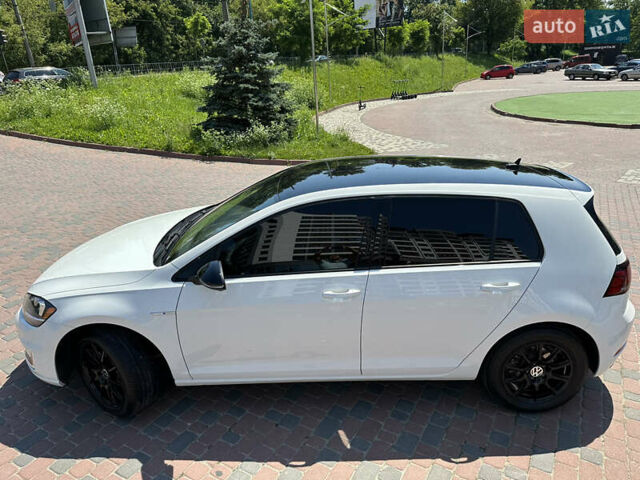Белый Фольксваген e-Golf, объемом двигателя 0 л и пробегом 20 тыс. км за 15500 $, фото 29 на Automoto.ua