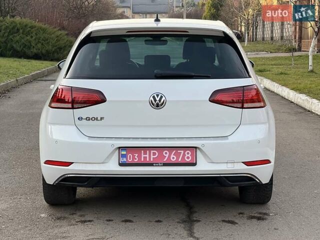 Белый Фольксваген e-Golf, объемом двигателя 0 л и пробегом 129 тыс. км за 11950 $, фото 17 на Automoto.ua