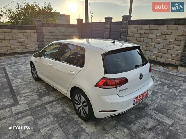 Белый Фольксваген e-Golf, объемом двигателя 0 л и пробегом 65 тыс. км за 14000 $, фото 4 на Automoto.ua