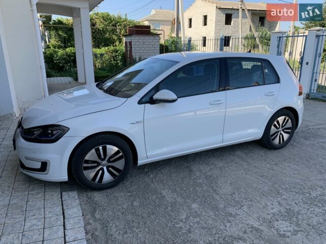 Білий Фольксваген e-Golf, об'ємом двигуна 0 л та пробігом 115 тис. км за 15900 $, фото 4 на Automoto.ua