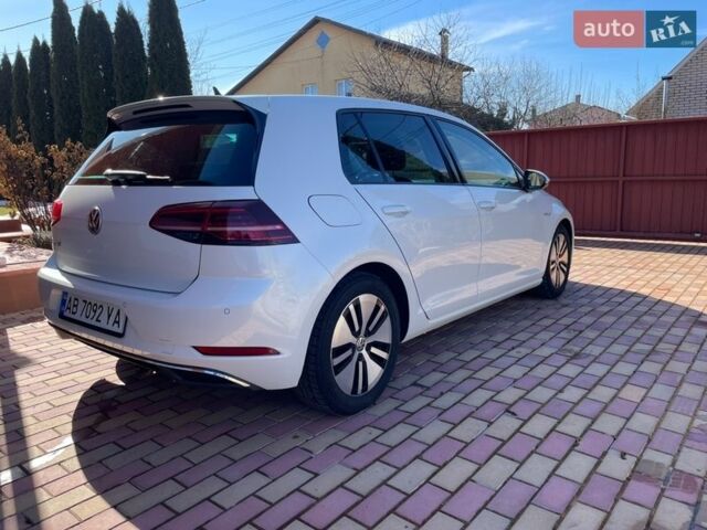 Белый Фольксваген e-Golf, объемом двигателя 0 л и пробегом 97 тыс. км за 14500 $, фото 10 на Automoto.ua