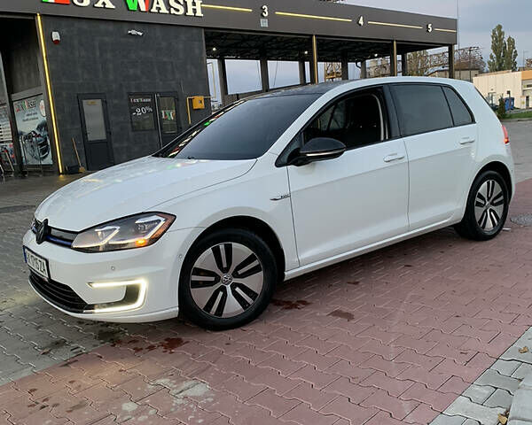 Белый Фольксваген e-Golf, объемом двигателя 0 л и пробегом 172 тыс. км за 14500 $, фото 2 на Automoto.ua