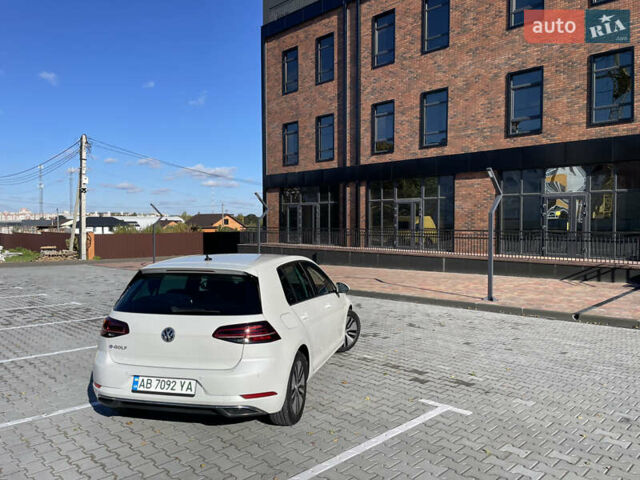 Белый Фольксваген e-Golf, объемом двигателя 0 л и пробегом 89 тыс. км за 14700 $, фото 14 на Automoto.ua