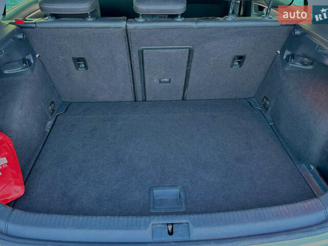 Белый Фольксваген e-Golf, объемом двигателя 0 л и пробегом 70 тыс. км за 5600 $, фото 17 на Automoto.ua