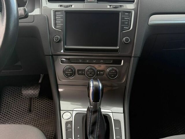 Білий Фольксваген e-Golf, об'ємом двигуна 0 л та пробігом 109 тис. км за 11000 $, фото 20 на Automoto.ua