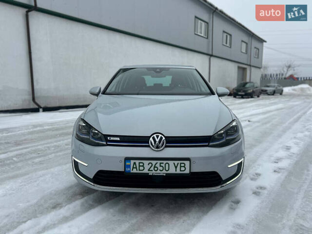Белый Фольксваген e-Golf, объемом двигателя 0 л и пробегом 95 тыс. км за 11800 $, фото 1 на Automoto.ua