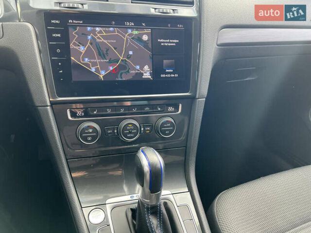 Білий Фольксваген e-Golf, об'ємом двигуна 0 л та пробігом 83 тис. км за 12800 $, фото 21 на Automoto.ua