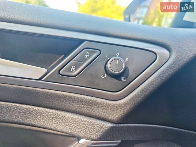 Білий Фольксваген e-Golf, об'ємом двигуна 0 л та пробігом 61 тис. км за 13450 $, фото 20 на Automoto.ua