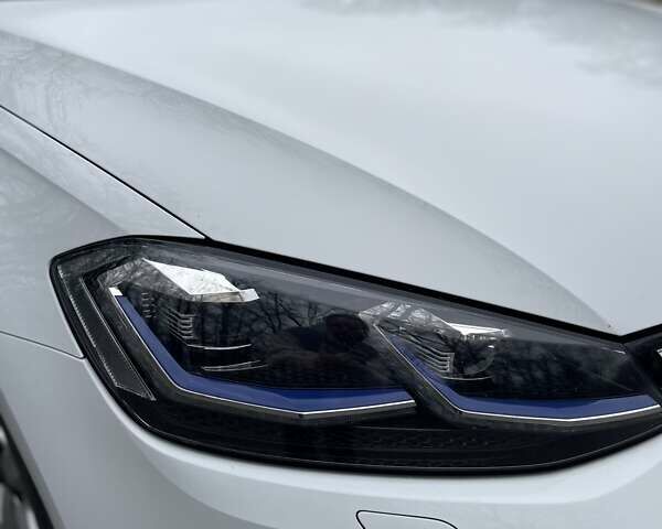 Білий Фольксваген e-Golf, об'ємом двигуна 0 л та пробігом 154 тис. км за 13200 $, фото 8 на Automoto.ua