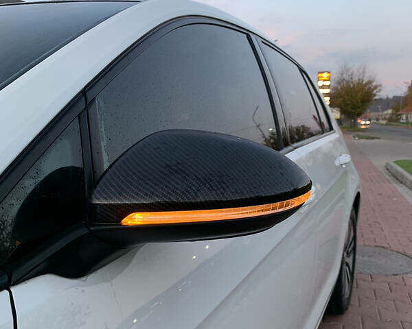 Белый Фольксваген e-Golf, объемом двигателя 0 л и пробегом 172 тыс. км за 14500 $, фото 6 на Automoto.ua