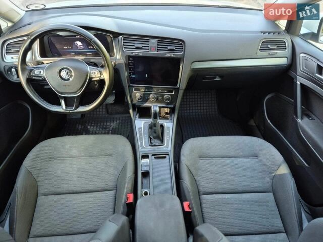 Білий Фольксваген e-Golf, об'ємом двигуна 0 л та пробігом 133 тис. км за 12300 $, фото 11 на Automoto.ua