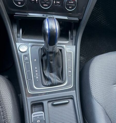 Білий Фольксваген e-Golf, об'ємом двигуна 0 л та пробігом 129 тис. км за 14500 $, фото 12 на Automoto.ua