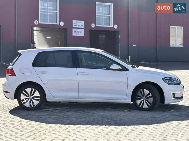 Белый Фольксваген e-Golf, объемом двигателя 0 л и пробегом 65 тыс. км за 11900 $, фото 4 на Automoto.ua