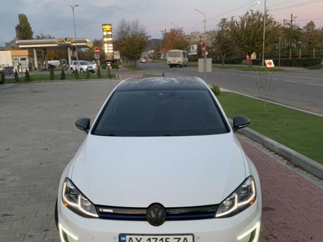 Белый Фольксваген e-Golf, объемом двигателя 0 л и пробегом 178 тыс. км за 13000 $, фото 8 на Automoto.ua