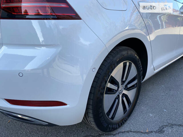 Білий Фольксваген e-Golf, об'ємом двигуна 0 л та пробігом 111 тис. км за 13500 $, фото 9 на Automoto.ua